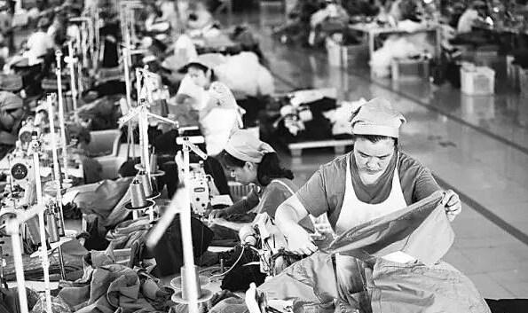 中国去年纺织服装等密集型产品出口下降1.7%