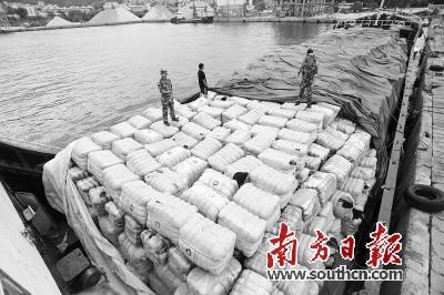 “孤品”服装翻新出售来源不明可能有“毒” “孤品”服装翻新出售来源不明可能有“毒”