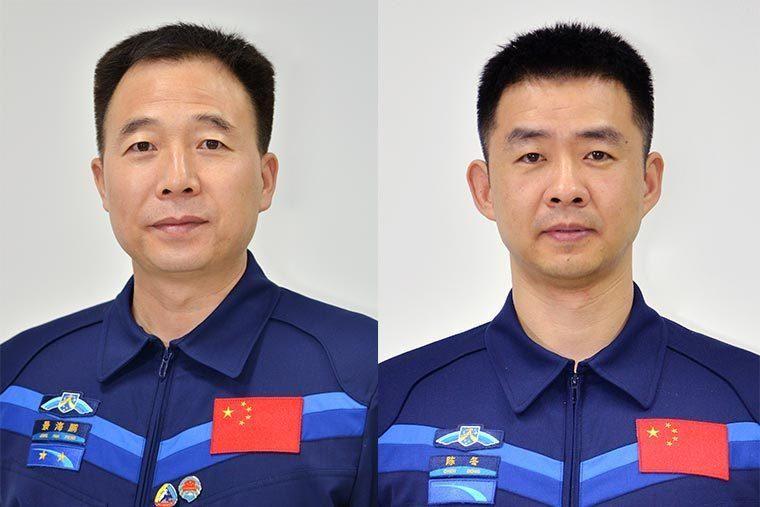 航天员会面媒体 中国新款航天员服装首次亮相 航天员会面媒体 中国新款航天员服装首次亮相