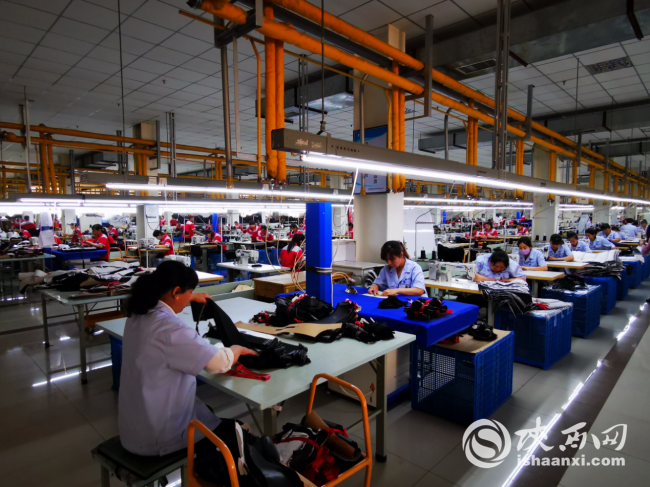 咸阳纺织服装产业换挡升级 迈向新阶段 咸阳纺织服装产业换挡升级 迈向新阶段